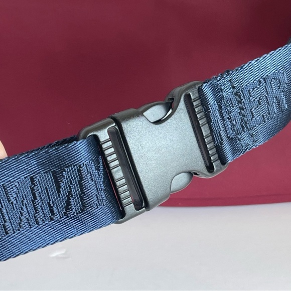 Tommy Hilfiger Sport Cross-body Over The Shoulder 3-in-1 Pack NWT MSRP 79.00 - Picture 10 of 11